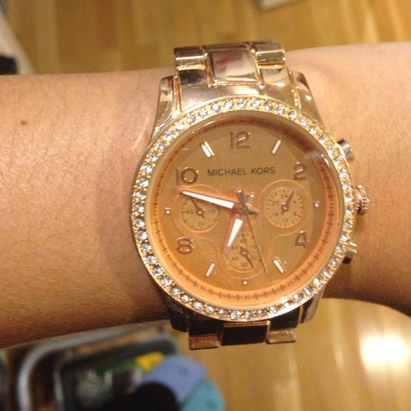 OH HOLD 🚫🚫🚫🚫🚫🚫Rose gold Michael Kors watch