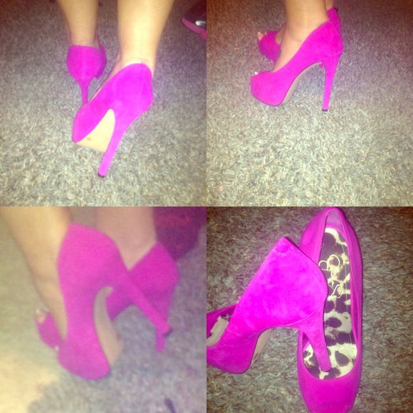 🆕🆕pretty in fuchsia by JessicaSimpson‼️💯😻 - Picture 1 of 2