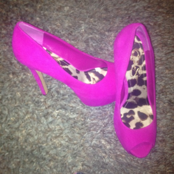🆕🆕pretty in fuchsia by JessicaSimpson‼️💯😻 - Picture 2 of 2
