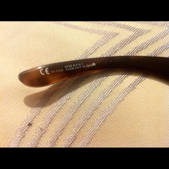 NWOT. Giorgio Armani sunglasses 100% Authentic