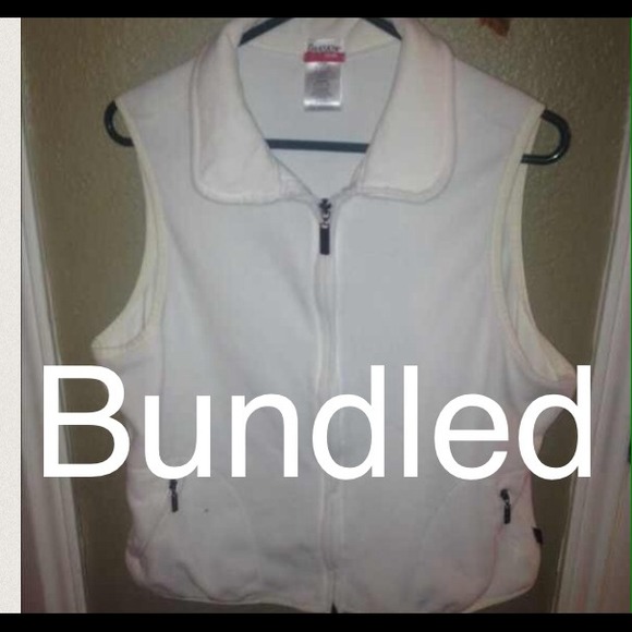 Winter white fleece vest nwot❄️BUNDLED❄️