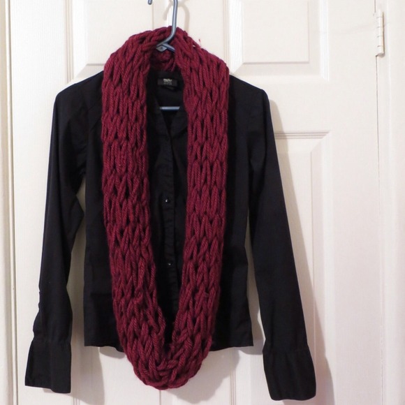 Infinity arm knit scarf
