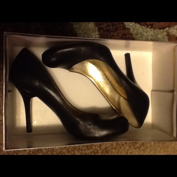Size 7.5 black Jessica Simpson pumps