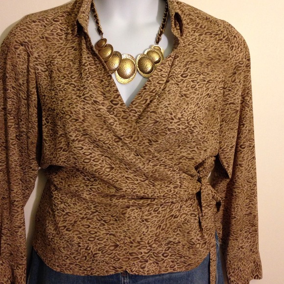 Liz Claiborne Tops - LIZ CLAIBORNE WRAP SHIRT SIZE 10