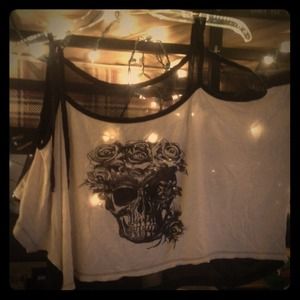 Skull and rose drape