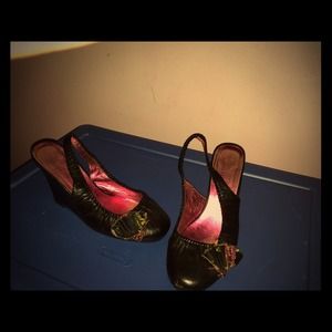 Irregular choice wedges