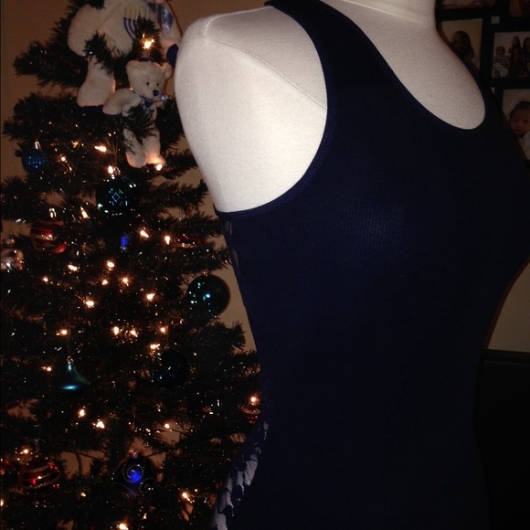 💕💚Lace Top Dark Blue💕💚 - Picture 4 of 4