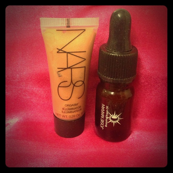 SOLD.             Nars & Josie Maran Bundle