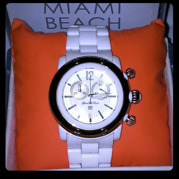 🔴SOLD ON DIFF SITE🔴 White GLAMROCK WATCH