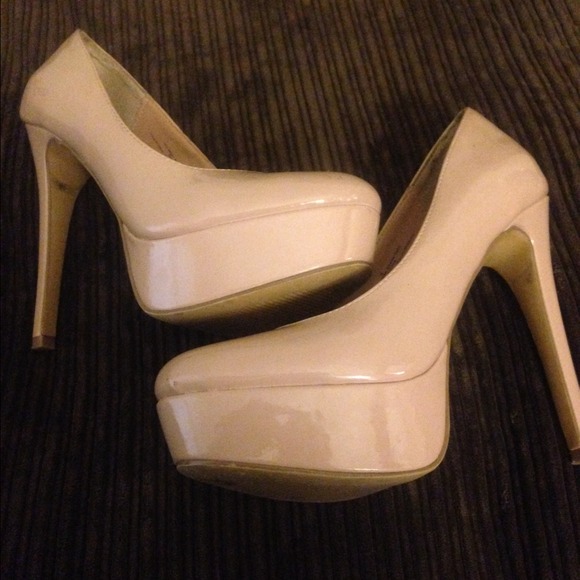 ‼️SOLD on Vinted‼️nude stilettos - Picture 2 of 4