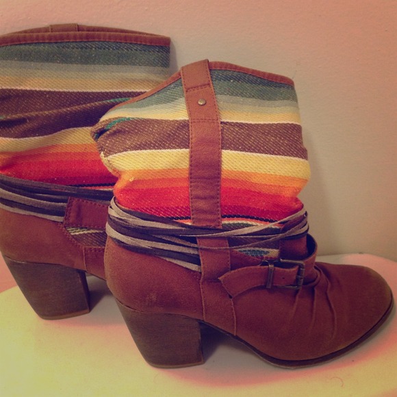 So unique!!! Multi colored low cut western boots!!