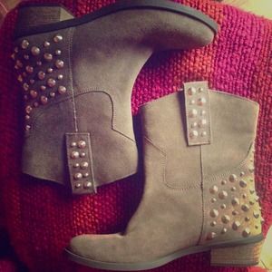 Studded taupe cowboy booties!