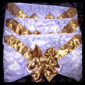 Set of 4 Gold/cream christmas chair cover🎄