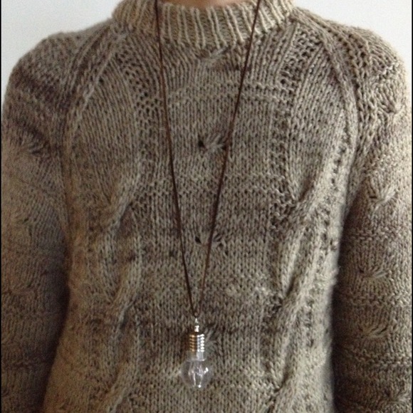 🚫BUNDLED🚫🎉HOST PICK🎉 Lightbulb pendant - Picture 2 of 4