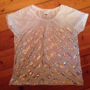 Bundle: Victoria's Secret PINK tee & AE flip flops