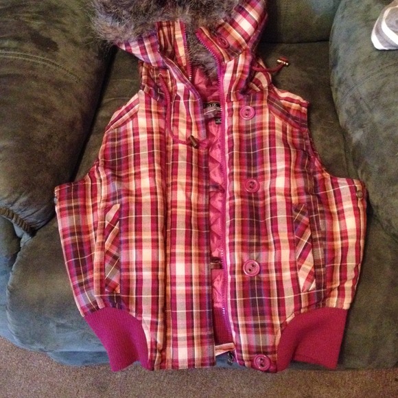 Sleeveless hooded vest