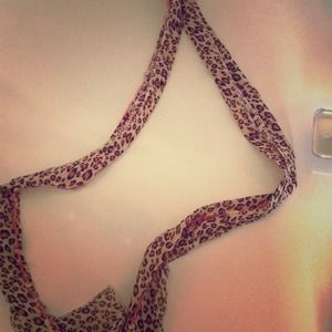 A Cheetah print thin scarf