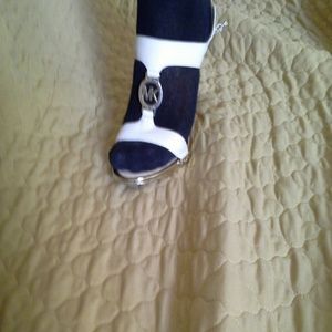 MICHAEL KORS HEELS (NWB)