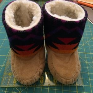 Infant moccasin boots