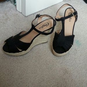 Wedged candies sandles