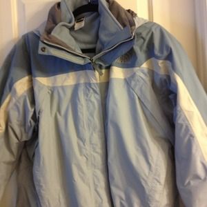 North face ski jacket. Excellent condition. Lined.