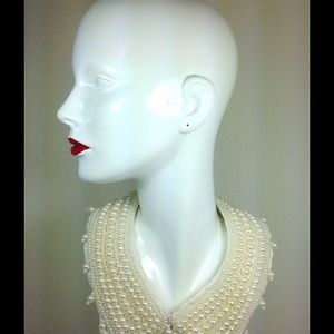 Beautiful Faux Pearl Collar Necklace