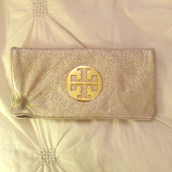 💥💥SOLD ON EBAY💥💥Tory Burch Clutch - Silver