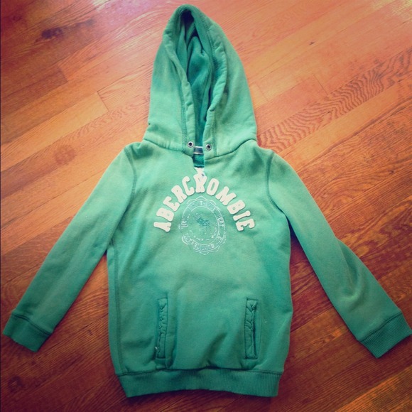 A&F 3/4 sleeve sweatshirt