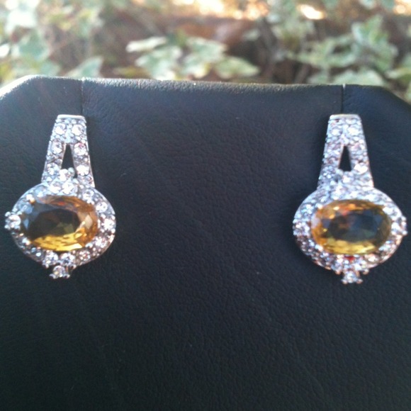 Light Topaz Brass earrings - Picture 2 of 2
