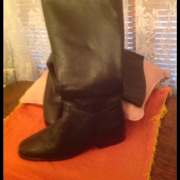 LEATHER BOOTS - Picture 2 of 3