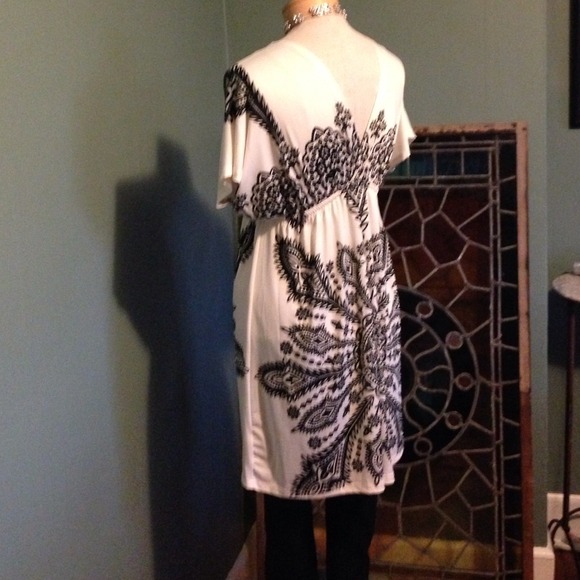 Boutique Empire Waist Tunic - Picture 4 of 4