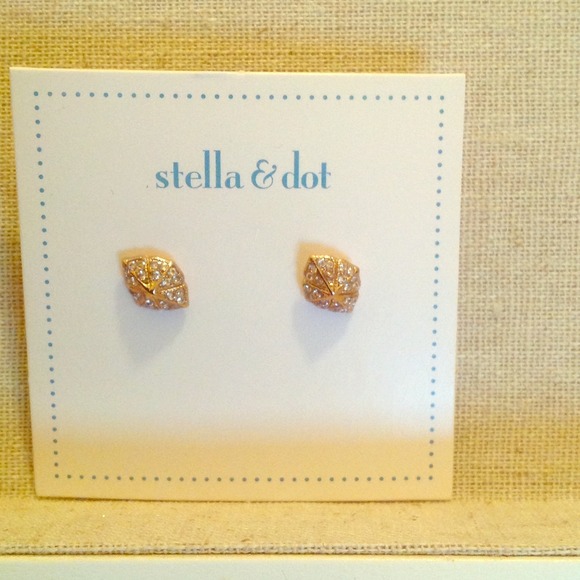 Stella & Dot Eden Studs