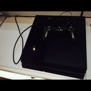 Play station 4 with 2 games 1 control