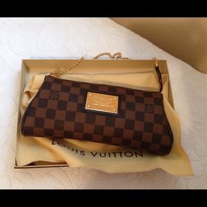 Louis Vuitton Eva clutch