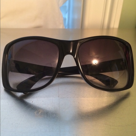 Marc by Marc Jacobs black sunglasses