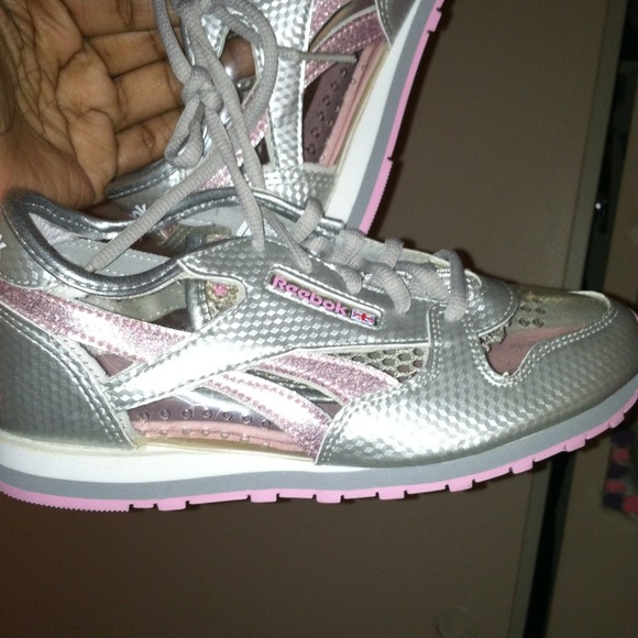 Brand New unworn REEBOK girl shoes - SOLD