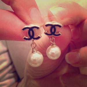 AUTHENTIC Chanel Pearl Drop Earrings