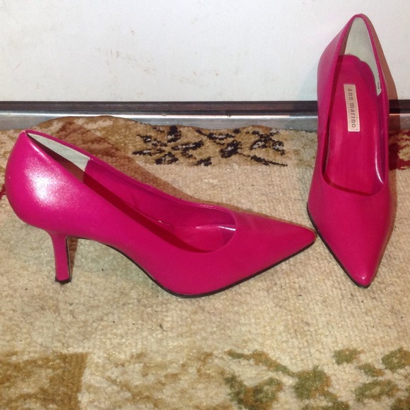Ann Marino Shoes - Ann Marino Bright Pink High Heel Pumps Shoes Sz 8M