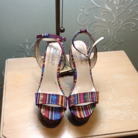 Patterned platforms - Picture 3 of 4