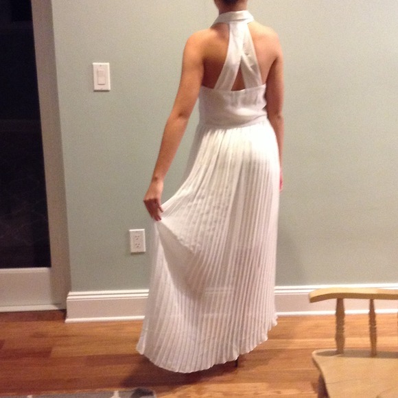 White high low pleated chiffon dress - Picture 2 of 4