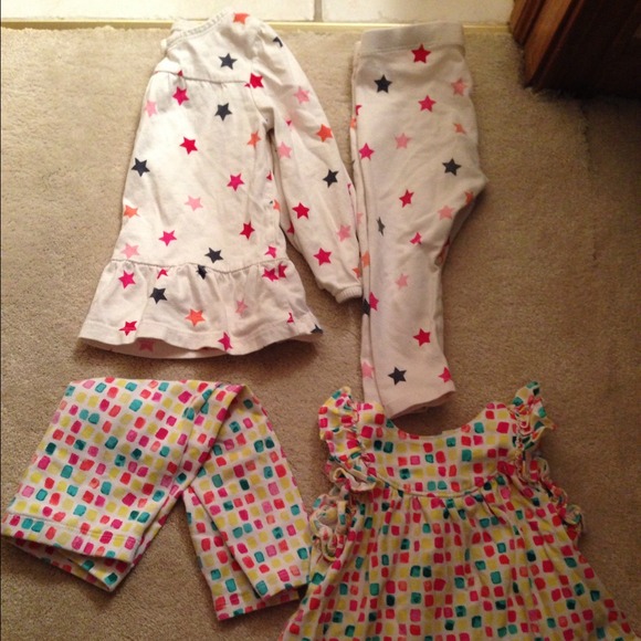 ⛔️Sold in a bundle⛔️Two cute outfits!