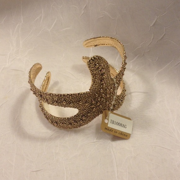 🚫SOLD🚫 starfish cuff - Picture 2 of 3