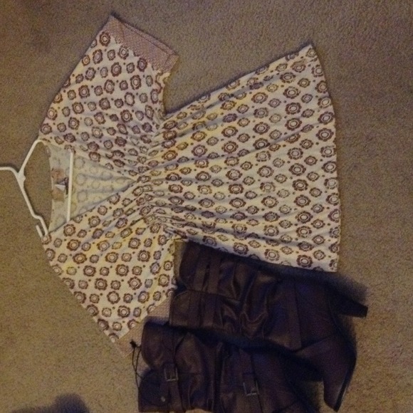 floral charisma Top - Picture 2 of 3