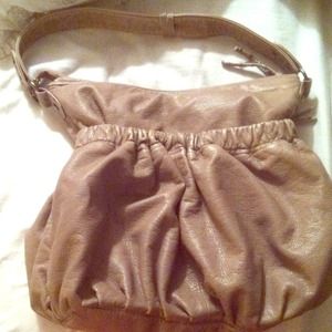 Forever 21 beige shoulder bag in faux leather.💋