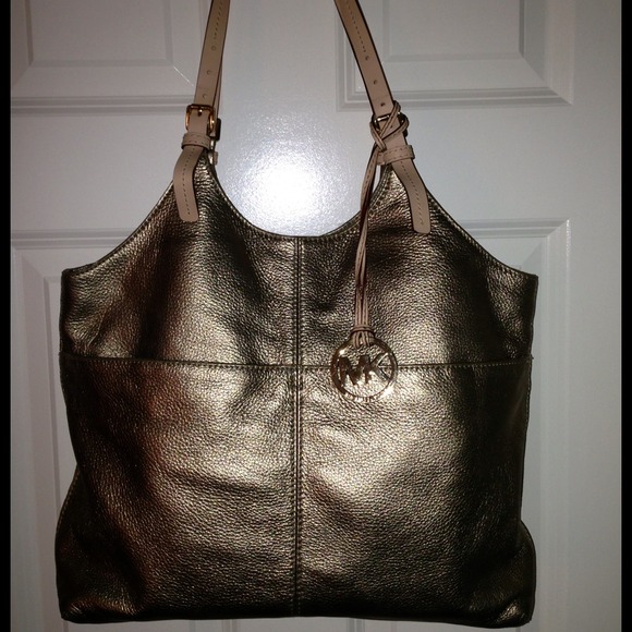 Auth Michael Kors handbag- used lightly