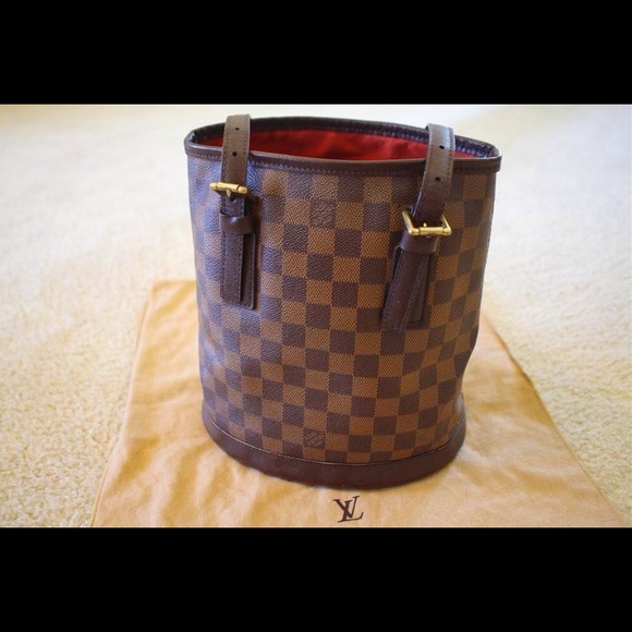 Authentic Louis Vuitton Marais Damier