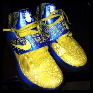 Shoes: yellow/blue