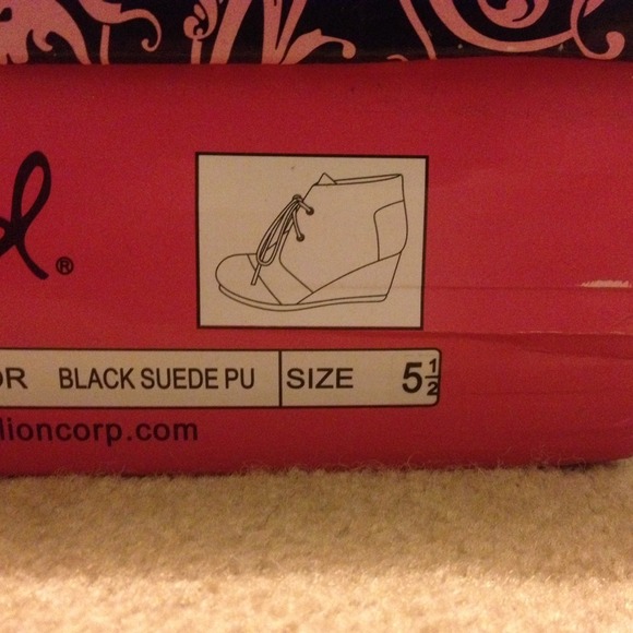 Qupid Black Suede Mini Wedge Shoe - Picture 4 of 4