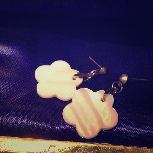 Cute pearl earrings!