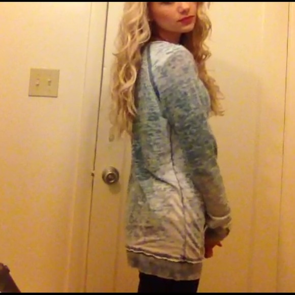 Sweatshirt - Picture 3 of 4